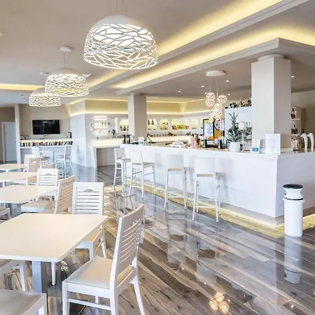아파트호텔 Borgo Donna Canfora 4*