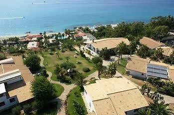 Borgo Donna Canfora 아파트호텔 4*