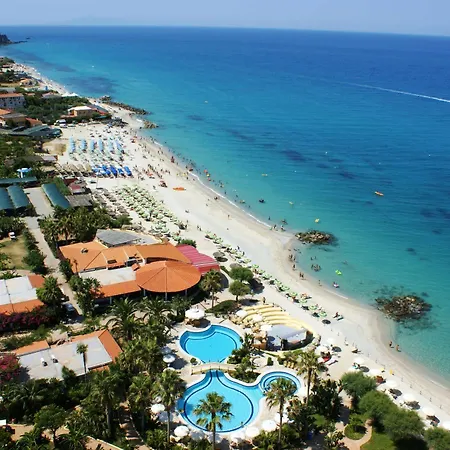 Borgo Donna Canfora 아파트호텔 4*