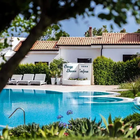 Hotel apartamentowy Borgo Donna Canfora 2*