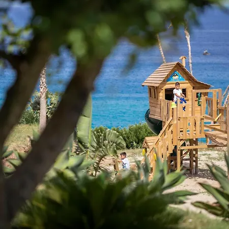 Hotel apartamentowy Borgo Donna Canfora Capo Vaticano