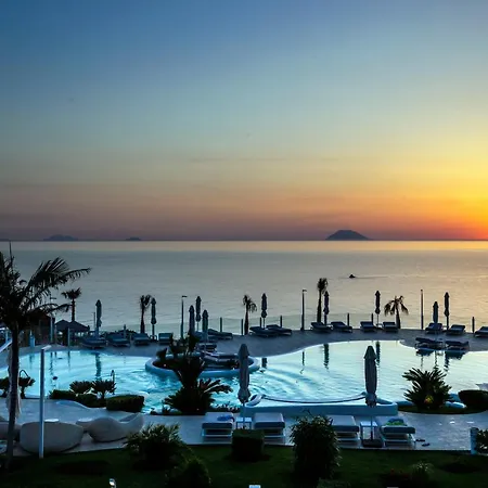 Borgo Donna Canfora Hotel apartamentowy Capo Vaticano