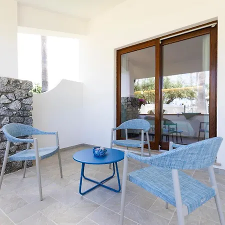 Borgo Donna Canfora מלון דירות 4*