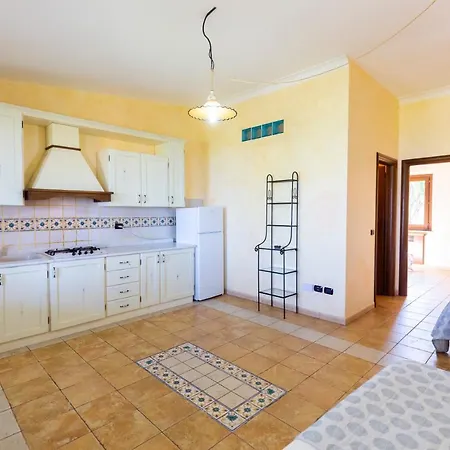 Borgo Donna Canfora מלון דירות 4*