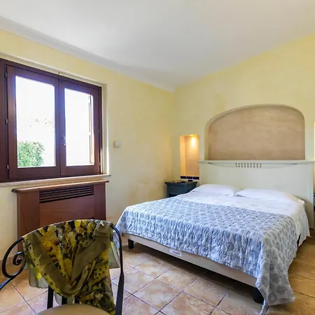 Borgo Donna Canfora מלון דירות 4*