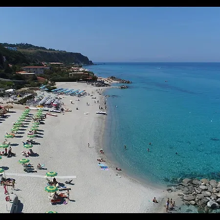 Borgo Donna Canfora מלון דירות 4*