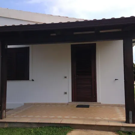 Borgo Donna Canfora מלון דירות