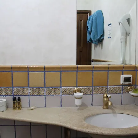 מלון דירות Borgo Donna Canfora 4*