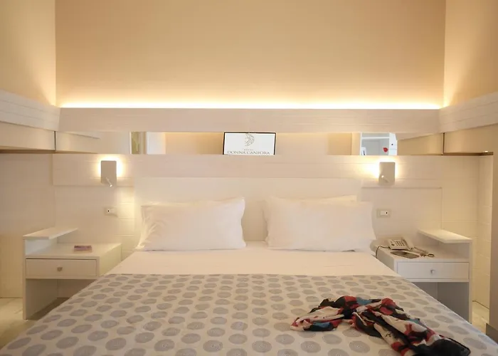 Borgo Donna Canfora Aparthotel 4*